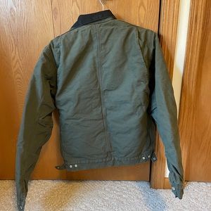 Carhardt men's size small NWT jacket.  smoke free